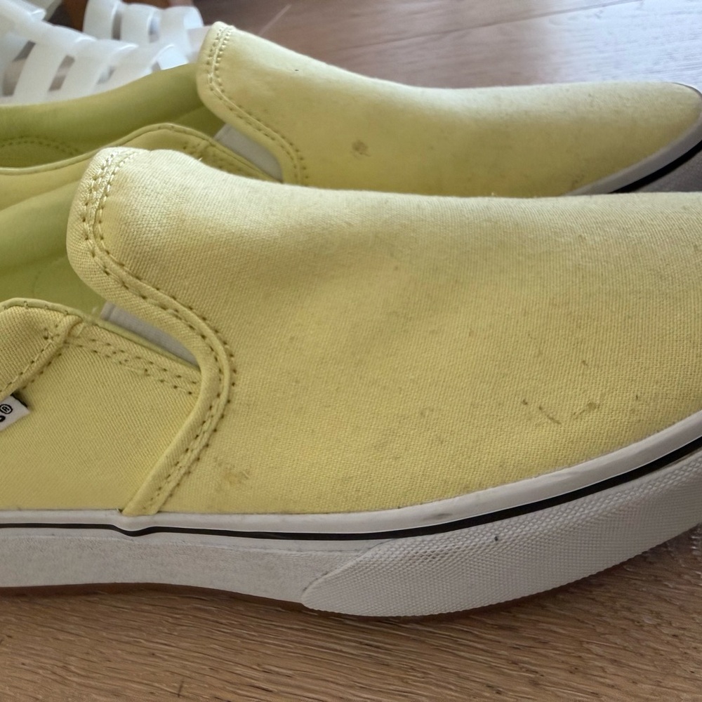 Vans Women’s 9.5 Slip-On Platform Sneakers in Greenish Yellow - Picture 4 of 8